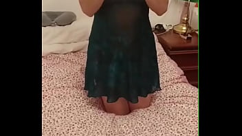 Follando Salvajemente A Mi Suegra Mientras Mi Novia Duerme Y La Lleno De Leche