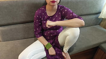 Meri Saali Randi Ne Apne Hi Bete Ko Chod Kar Use Apna Yaar Bana Liya, Gandi Baatein Karte Hue Chudai Ki Raat