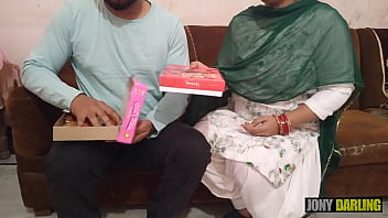 मामी की गीली चूत में पटाखे फोड़कर मनाई दिवाली की रात