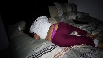 Ebria Estudiante Universitaria Se Deja Filmar Tras La Fiesta… Culo Apretado Y Coño Cremoso… Follada Sin Condón Y Corrida Dentro