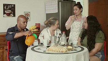 A Casa Da Luxúria: O Corno Marido, A Mãe Devassa E A Empregada Que Fode Todos Sem Piedade | Emme White, Alessandra Maia, Agatha Ludovino, Capoeira