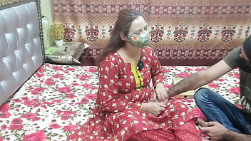 Desi Bhabhi’s Big Ass Takes The Pizza Boy Deep In Doggystyle With Moaning Hindi Audio